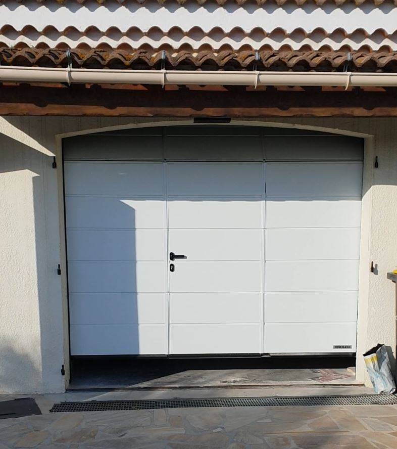 Porte de garage basculante sur mesures à prix discount sur mesures