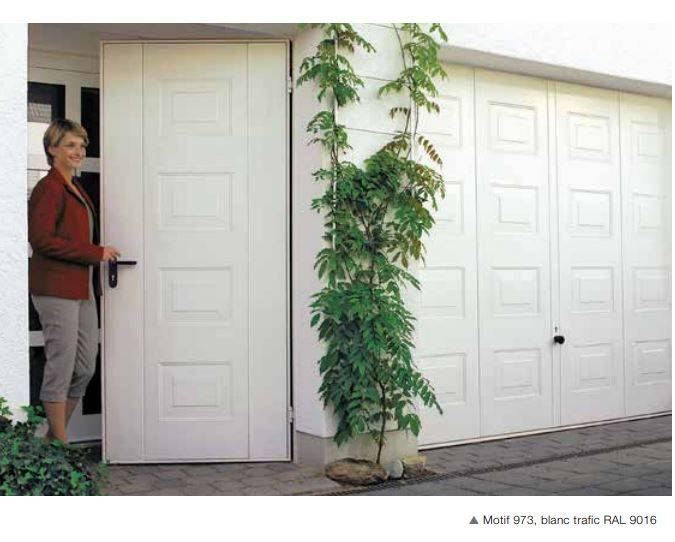 Porte de garage basculante avec portillon Bouches du Rhône