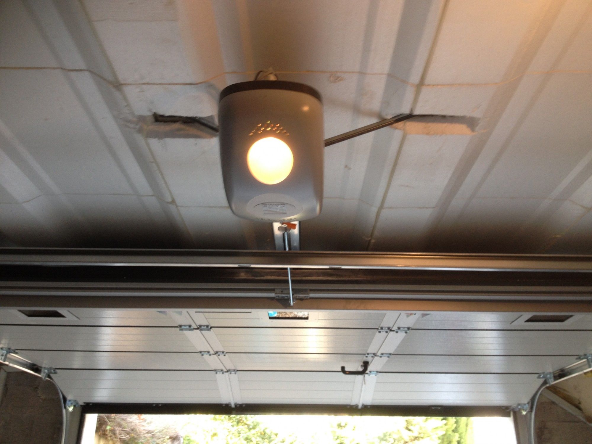 motorisation CAME  pour porte sectionnelle avec portillon intégré CAME chez abd automatismes Les Pennes Mirabeau 13170