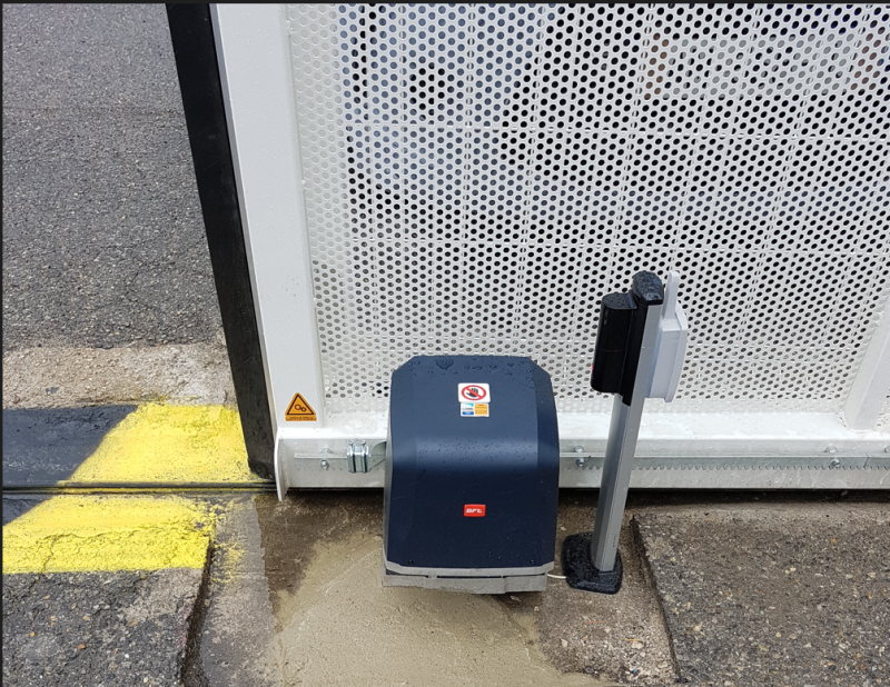 Remplacement moteur bft sur portail coulissant copropriété à Marignane 