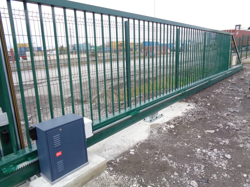 Moteur BFT sur portail coulissant grande dimension utilisation intensive à Marignane 13700 