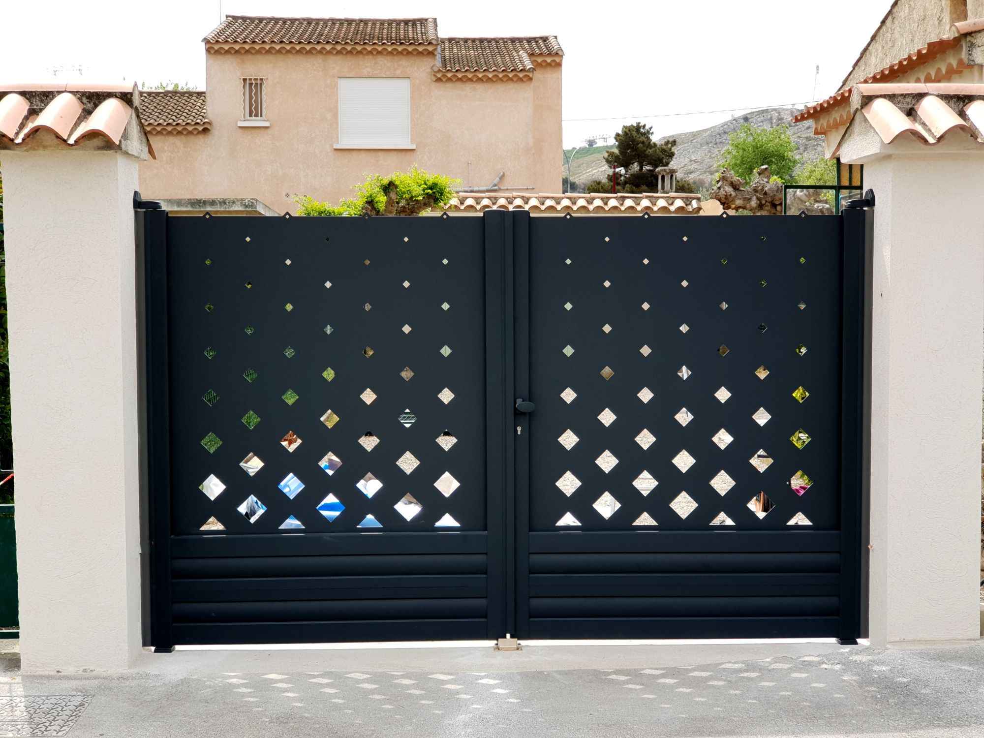 Portail aluminium sur mesure aux Pennes Mirabeau chez abd automatismes (13170) installateur agréé CAME