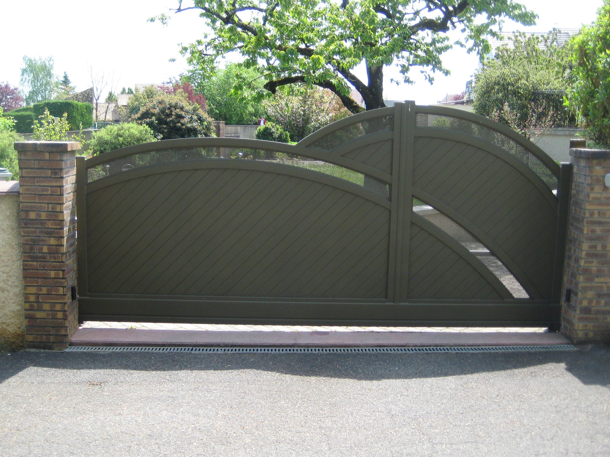 PORTAIL ALUMINIUM BATTANT DESIGN MANUEL ORCHIDEE MODELE CALANTHE