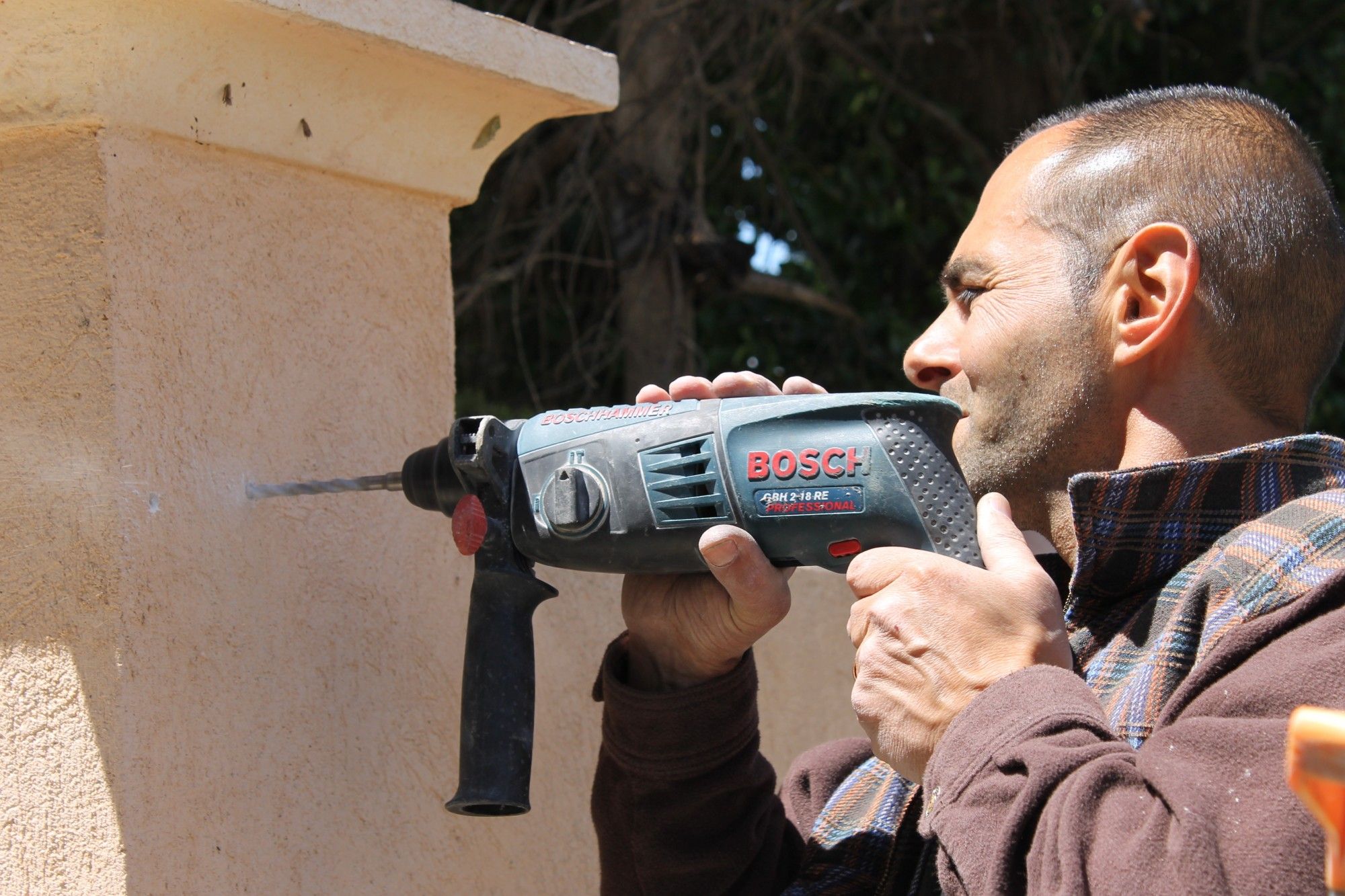 Installation portail coulissant dans les bouche du rhone Abd automatismes Les Pennes Mirabeau (13170)